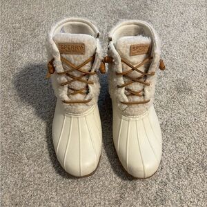Sperry Women's White and Tan Winter Boots